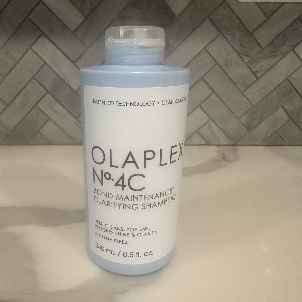 NWT Olaplex 4C Clarifying Shampoo